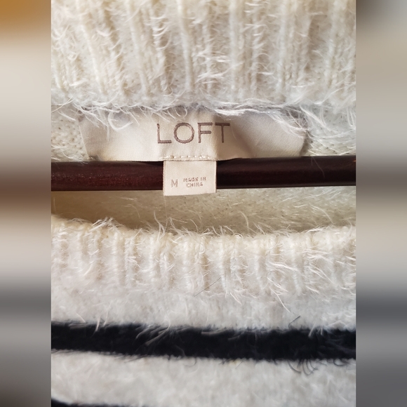 LOFT Fuzzy Mohair Sweater Never Worn Size M - Picture 8 of 10